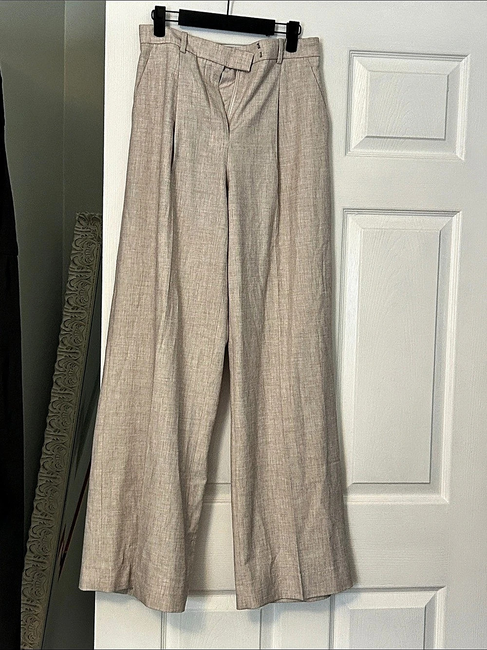 Wide Leg Pants in Beige Like New